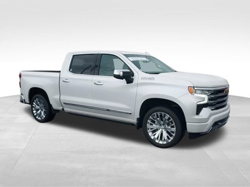 Used 2023 Chevrolet Silverado 1500 High Country w/ Technology Package AWD/4WD image 2