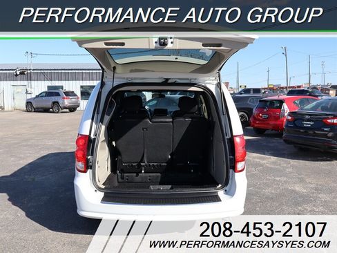 Used 2018 Dodge Grand Caravan SXT FWD image 9