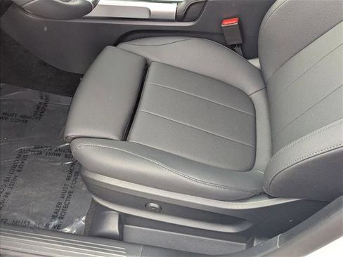 New 2026 Mercedes-Benz GLB 250 image 3