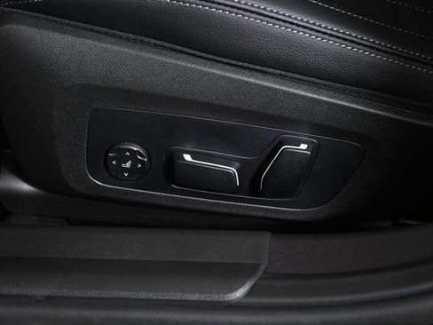 New 2026 BMW 330i xDrive Sedan w/ Convenience Package image 26