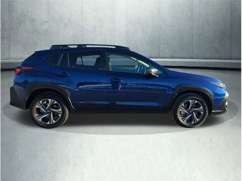 Used 2025 Subaru Crosstrek 2.0i Premium image 6