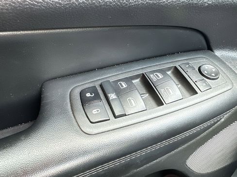 Used 2022 Jeep Grand Cherokee Limited w/ Tech Group AWD/4WD image 21