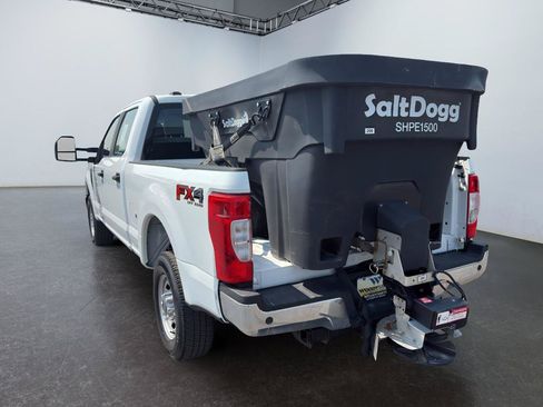 Used 2022 Ford F250 XL w/ Power Equipment Group AWD/4WD image 3