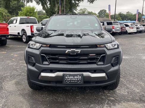 Used 2023 Chevrolet Colorado Trail Boss w/ Advanced Trailering Package AWD/4WD image 2