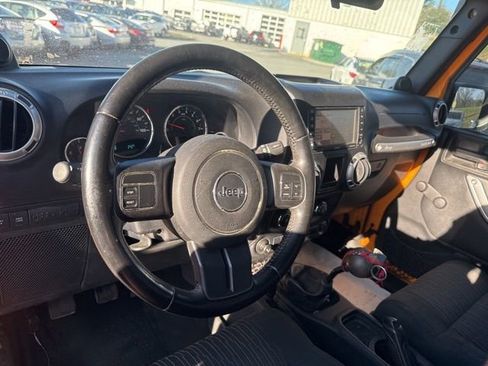 Used 2012 Jeep Wrangler Rubicon w/ Dual Top Group AWD/4WD image 12