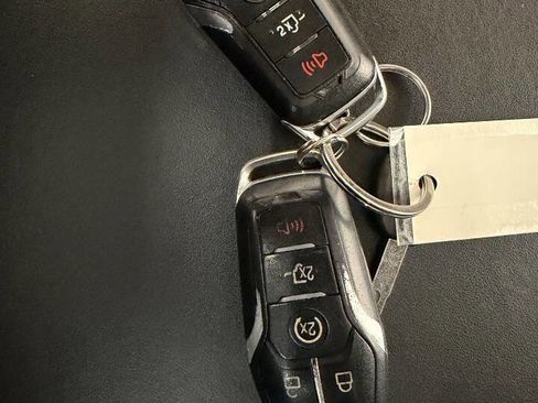 Used 2016 Ford F150 Platinum w/ Max Trailer Tow Package image 28