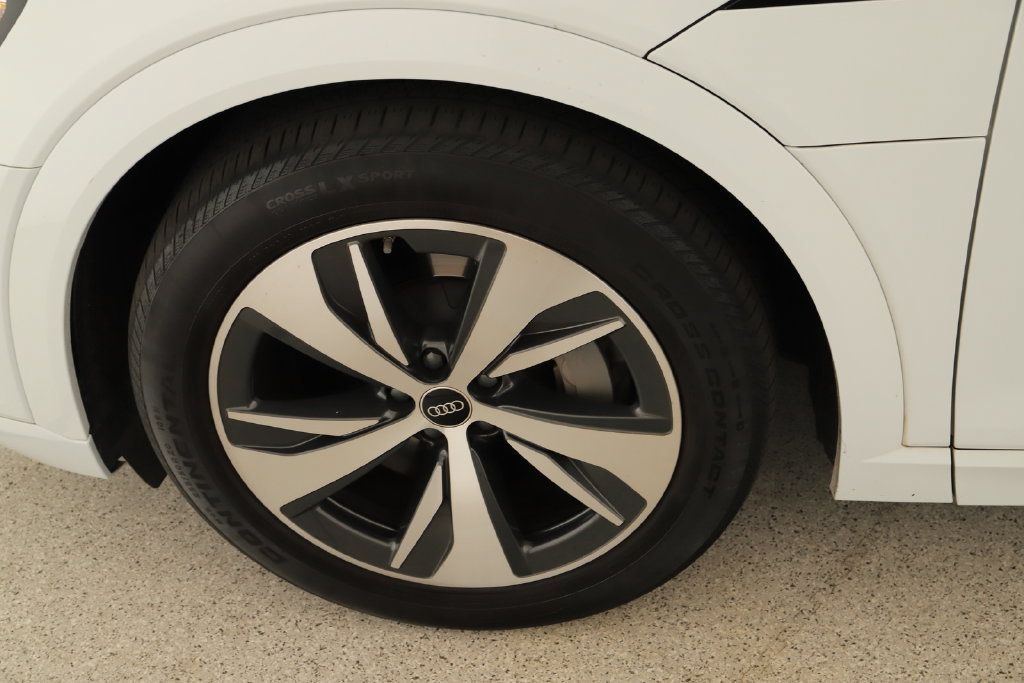 Certified 2024 Audi Q8 e-tron Premium AWD/4WD image 31