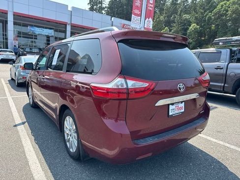 Used 2015 Toyota Sienna Limited Premium w/ Advanced Technology Package FWD image 5