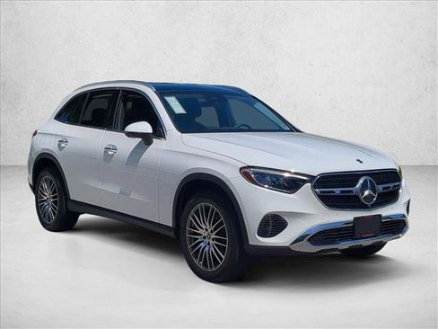 Used 2023 Mercedes-Benz GLC 300 image 3