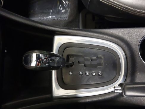 Used 2014 Chrysler 200 Limited image 22