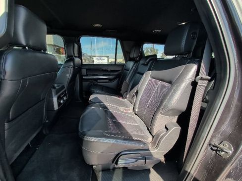 Used 2019 Ford Expedition Max XLT w/ Equipment Group 201A AWD/4WD image 4