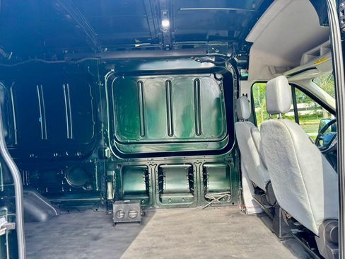 Used 2018 Ford Transit 250 148 Medium Roof RWD image 23
