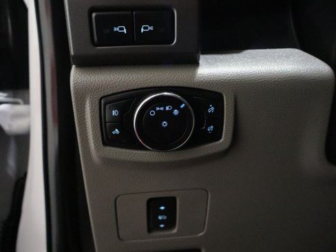 Used 2018 Ford F250 XLT w/ XLT Premium Package AWD/4WD image 39