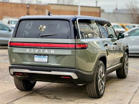 Used 2023 Rivian R1S Launch Edition image 5
