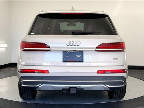 Certified 2023 Audi Q7 2.0T Premium w/ Convenience Package image 4