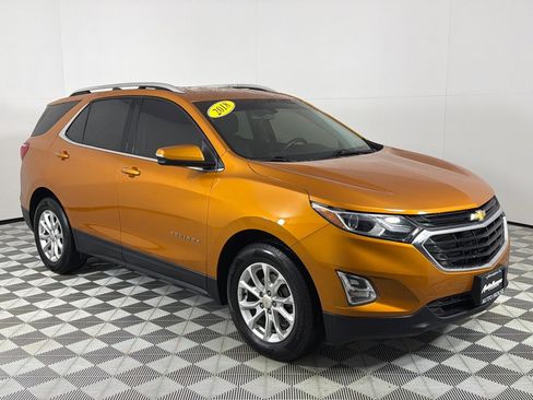 Used 2018 Chevrolet Equinox LT image 3