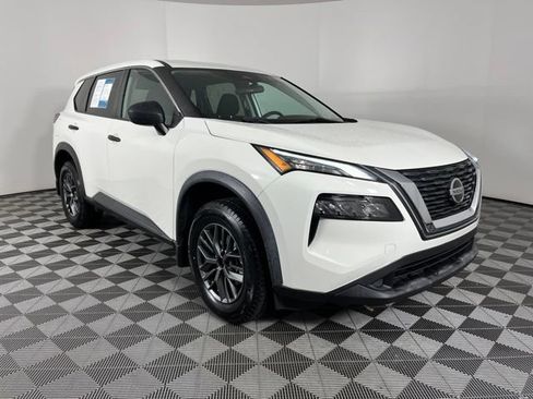 Used 2021 Nissan Rogue S FWD image 3