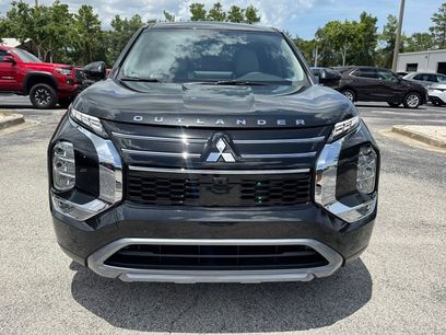 New 2025 Mitsubishi Outlander SE