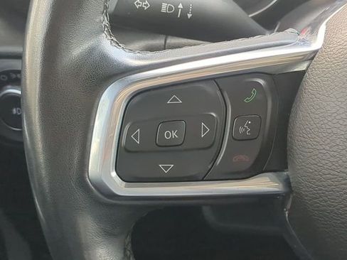 Used 2019 Jeep Wrangler Unlimited Sahara AWD/4WD image 30