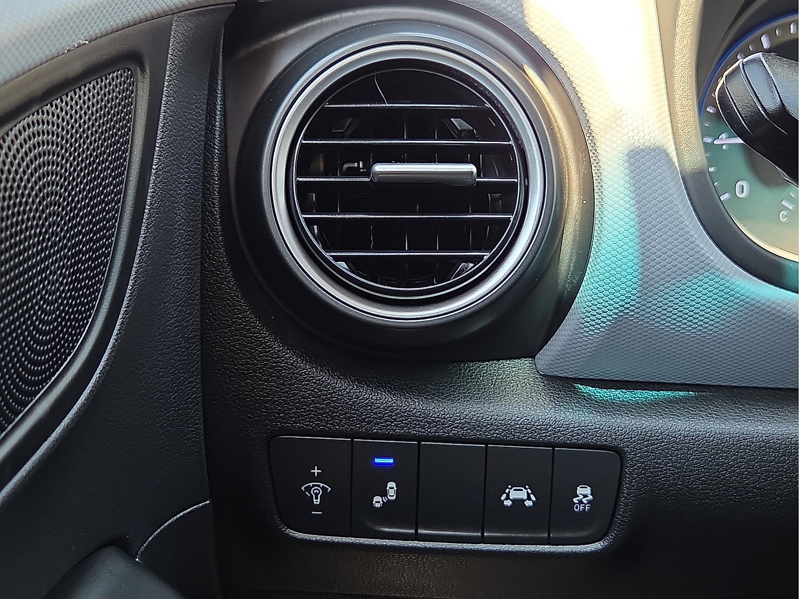 Used 2021 Hyundai Kona SEL FWD image 21