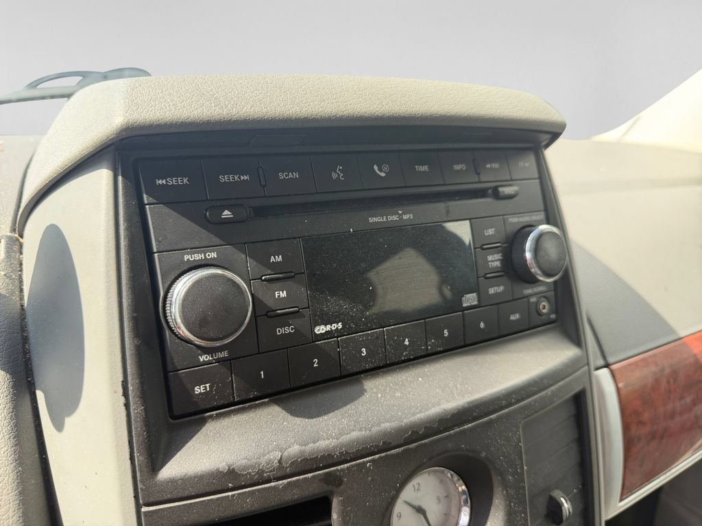 Used 2008 Chrysler Town & Country Touring FWD image 25
