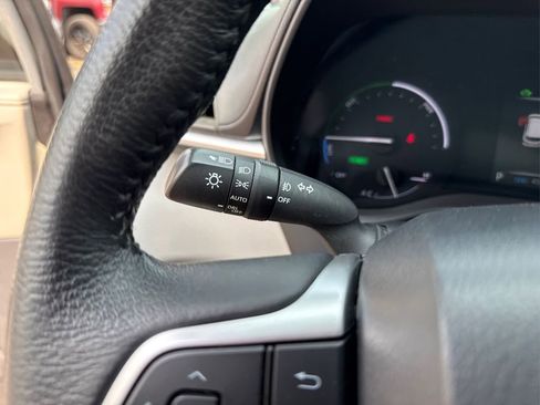 Used 2022 Toyota Sienna XLE image 28