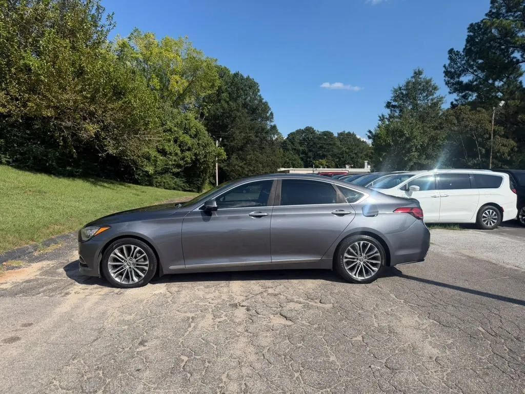 Used 2015 Hyundai Genesis 3.8 w/ Option Group 03 RWD image 5