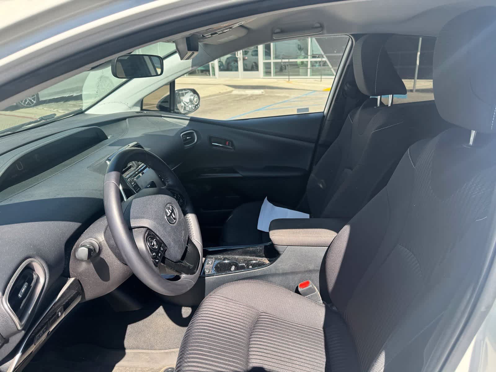 Used 2020 Toyota Prius Prime LE FWD image 6
