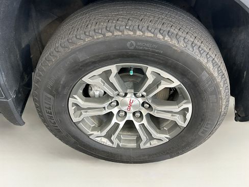 Used 2025 GMC Sierra 1500 SLT AWD/4WD image 35
