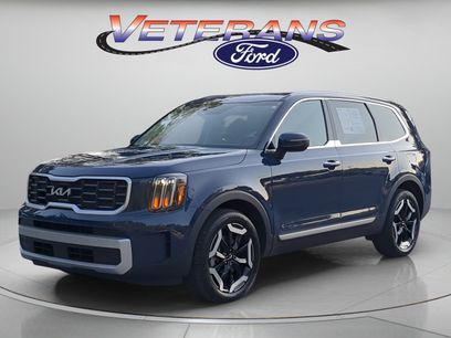 Used 2024 Kia Telluride S w/ S Sunroof Package