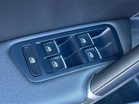 Used 2019 Volkswagen Golf R 4-Door image 12