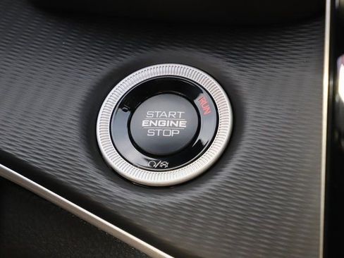 New 2025 Jeep Grand Cherokee Altitude AWD/4WD image 31