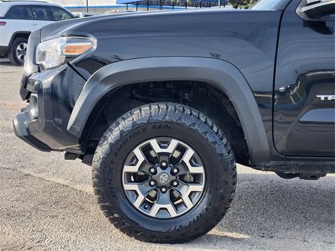 Used 2020 Toyota Tacoma TRD Off-Road image 8