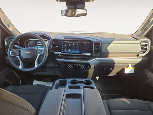 New 2026 Chevrolet Silverado 1500 LT w/ Z71 Off-Road Package image 3