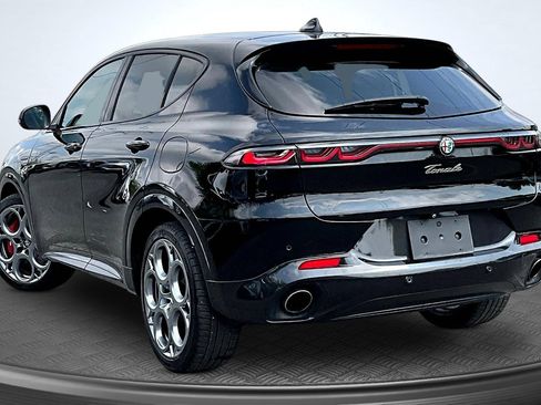 Used 2024 Alfa Romeo Tonale Veloce AWD/4WD image 3