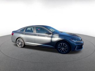 Used 2025 Volkswagen Jetta SE video 2