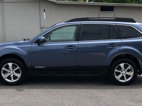 Used 2014 Subaru Outback 2.5i Limited w/ Moonroof Package image 6