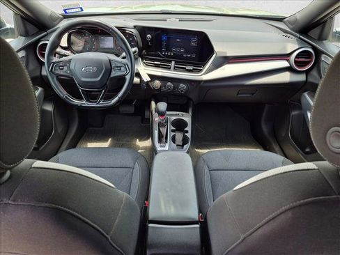 Used 2024 Chevrolet Trax RS w/ Sunroof Package FWD image 19