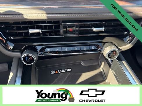 New 2026 Chevrolet Suburban Premier w/ Sun And Tow Package image 28