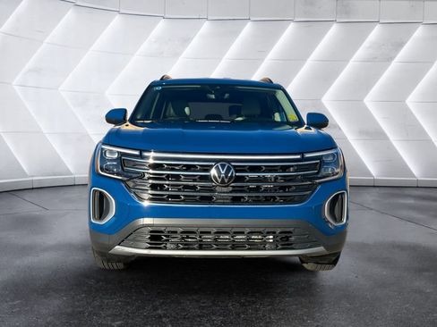 Used 2025 Volkswagen Atlas SE image 2