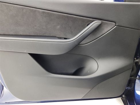 Used 2021 Tesla Model Y 2WD image 9