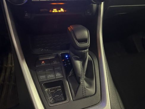 Used 2024 Toyota RAV4 LE image 17