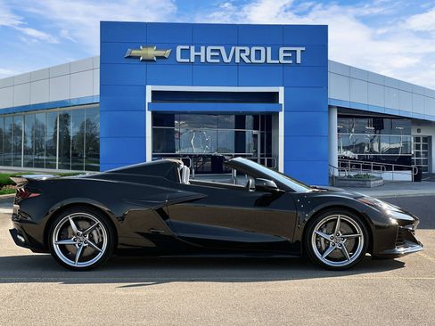 Used 2025 Chevrolet Corvette E-Ray image 7