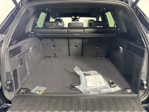 New 2026 BMW X5 xDrive40i w/ M Sport Package AWD/4WD image 8
