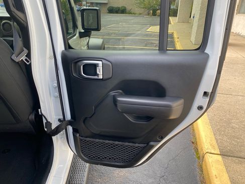 Used 2019 Jeep Wrangler Unlimited Sport S image 23