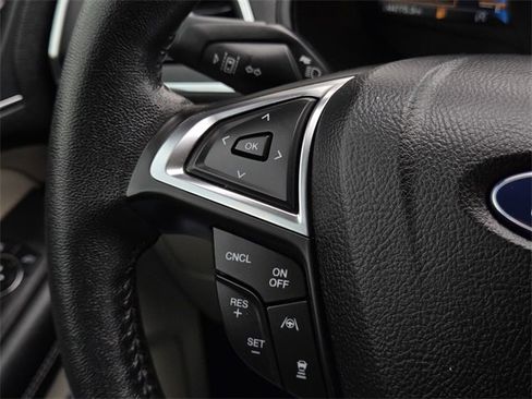 Used 2022 Ford Edge Titanium image 28