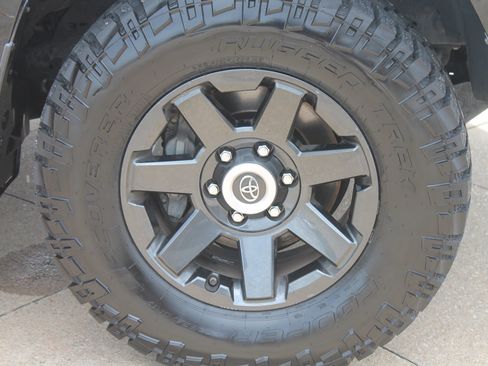 Used 2021 Toyota 4Runner Trail Special Edition AWD/4WD image 3