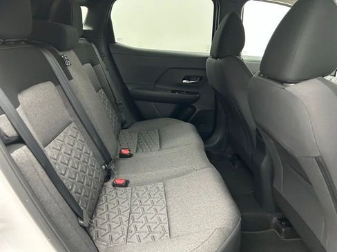 Used 2025 Nissan Kicks SV image 31