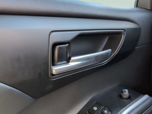 Used 2023 Toyota Highlander L image 20