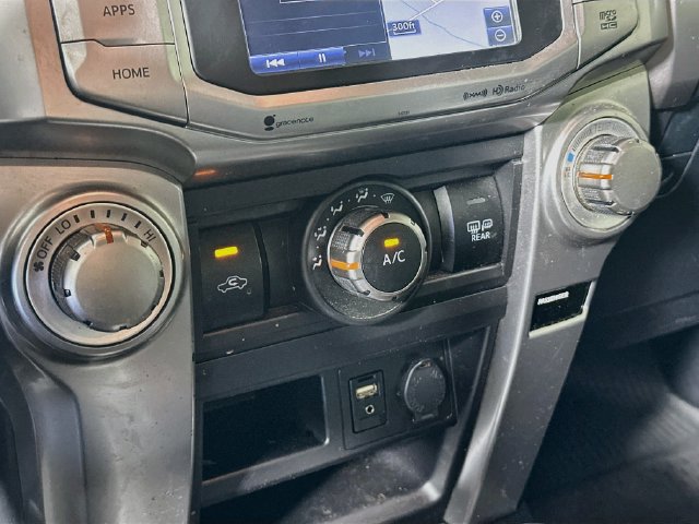 Used 2018 Toyota 4Runner SR5 Premium AWD/4WD image 17